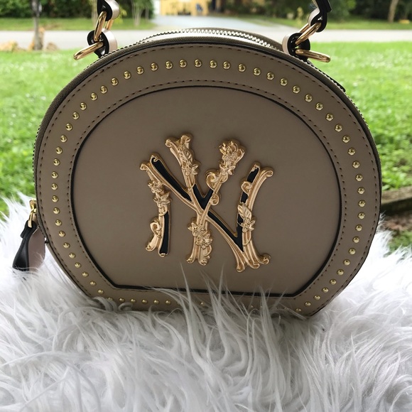 Ny Handbags - Picture 2 of 3